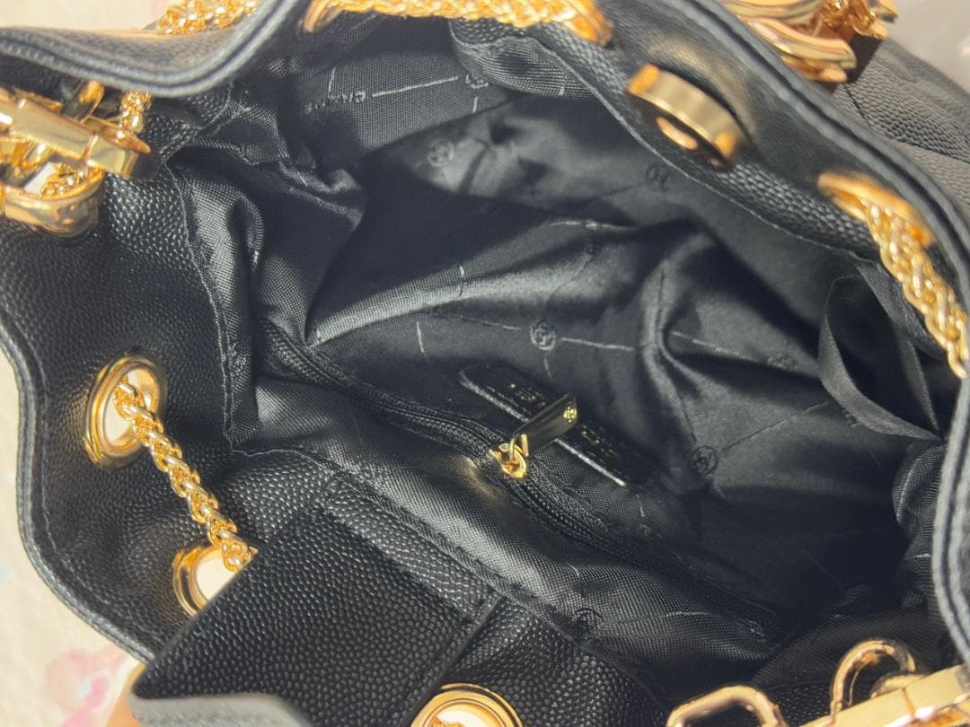 ✨新品・未使用ブラック キルティング サコッシュ