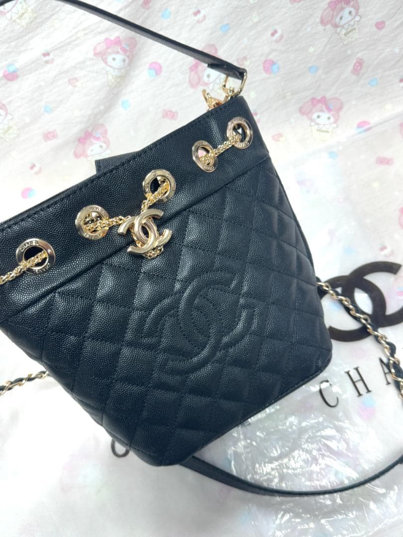 ✨新品・未使用ブラック キルティング サコッシュ