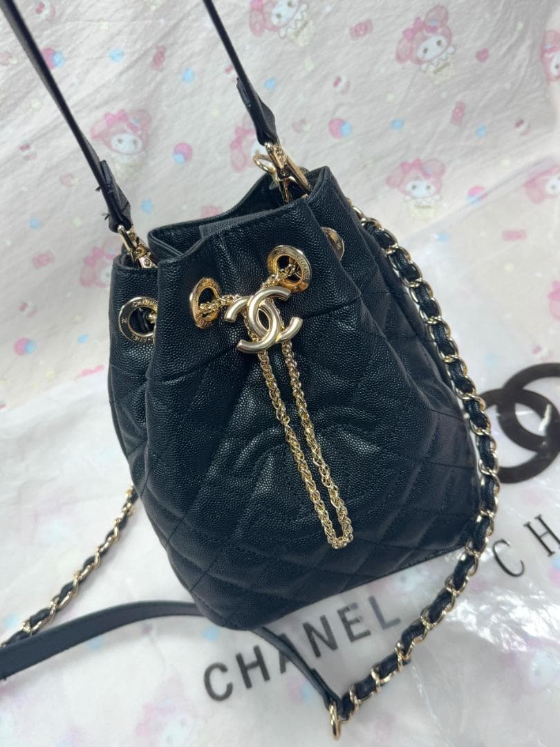 ✨新品・未使用ブラック キルティング サコッシュ