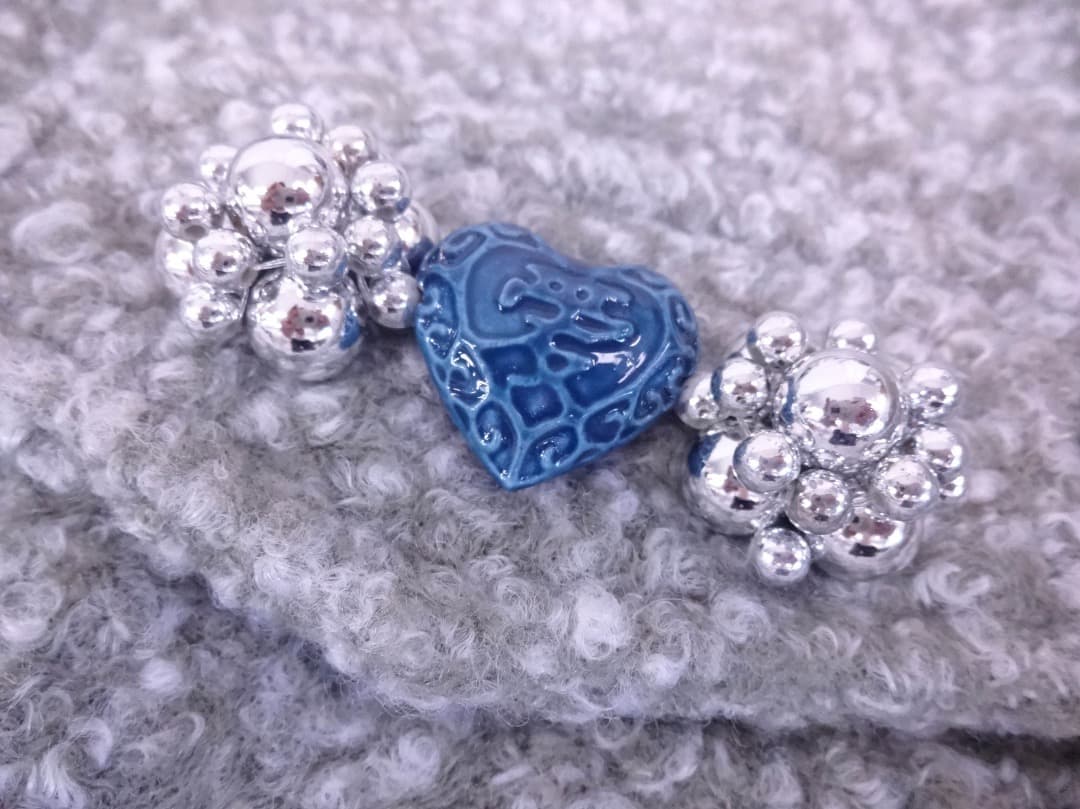 YUEQI QIユェチチ　ブークレ/ツイード素材ジャケット　ビジューハートボタン