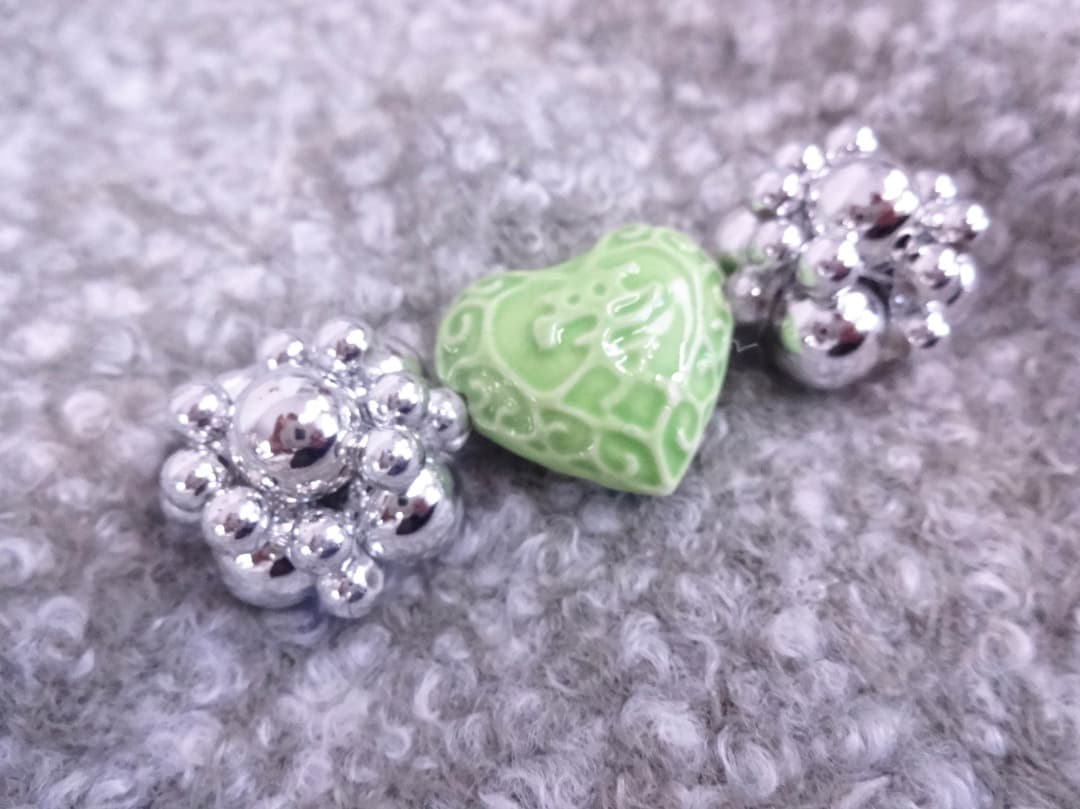 YUEQI QIユェチチ　ブークレ/ツイード素材ジャケット　ビジューハートボタン