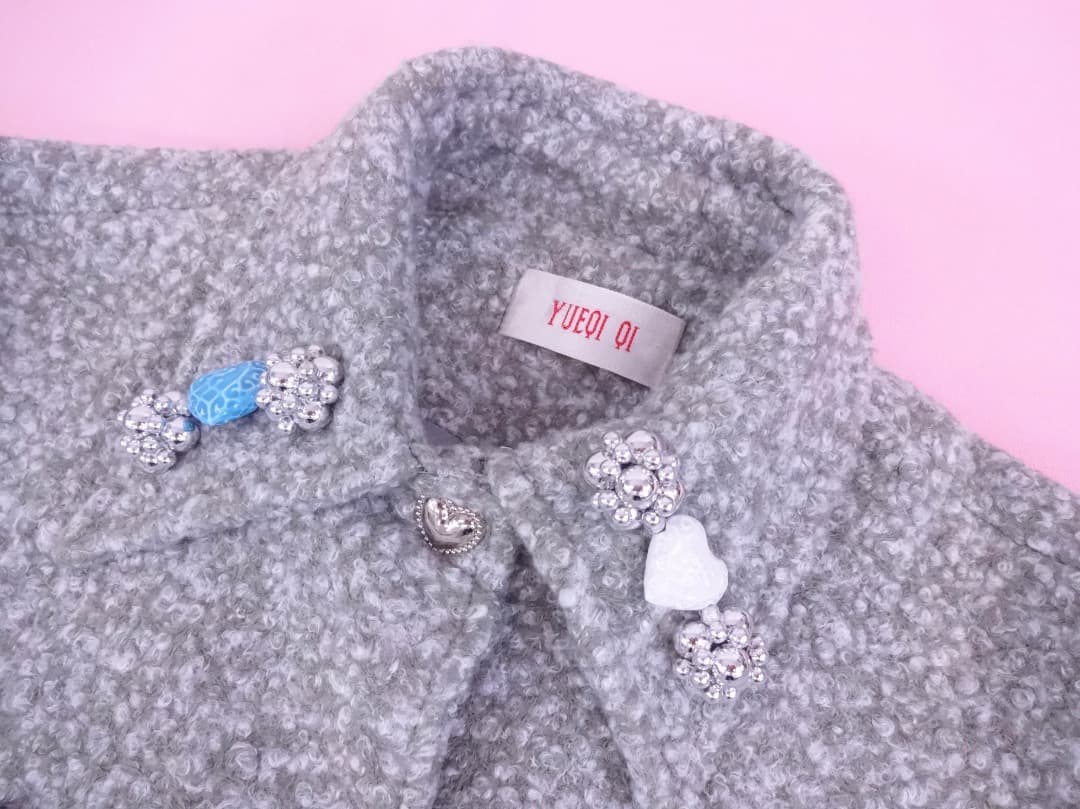 YUEQI QIユェチチ　ブークレ/ツイード素材ジャケット　ビジューハートボタン