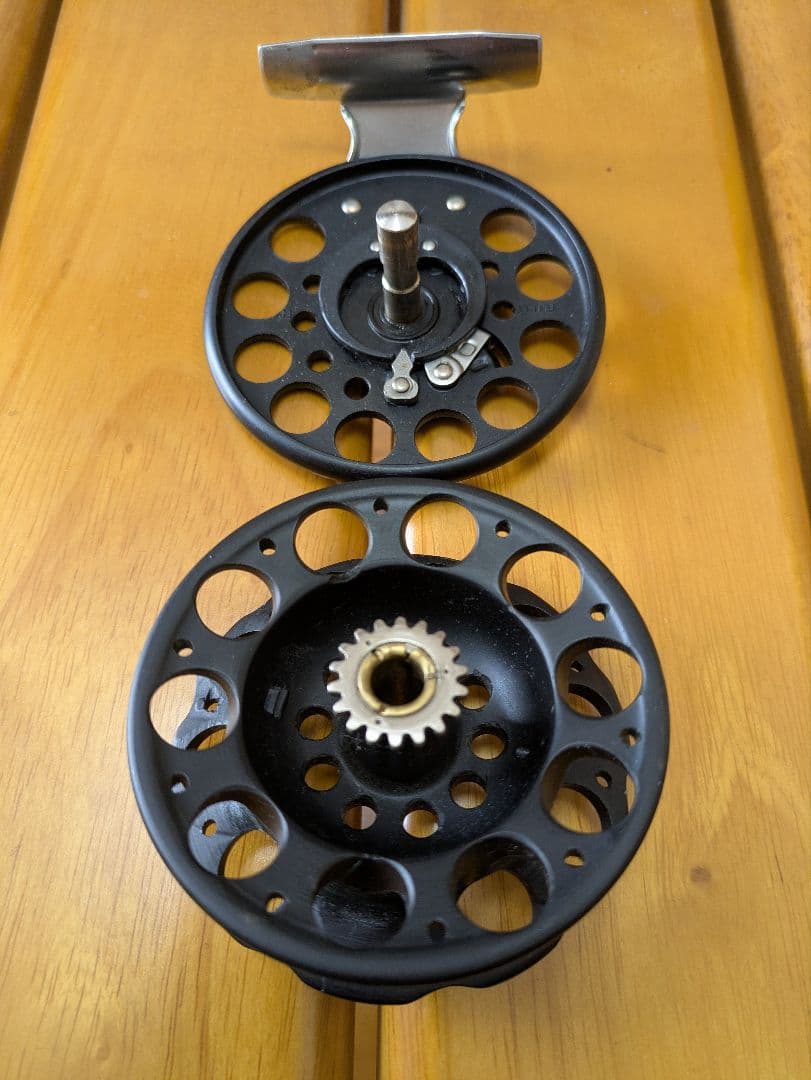フジリールFPR25改シングルハンドル9穴仕様富士工業チヌ石鯛リールVP