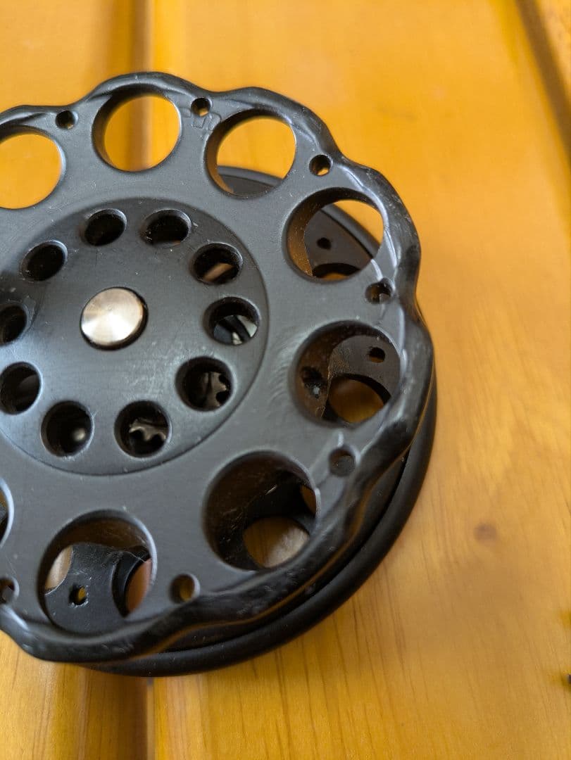 フジリールFPR25改シングルハンドル9穴仕様富士工業チヌ石鯛リールVP