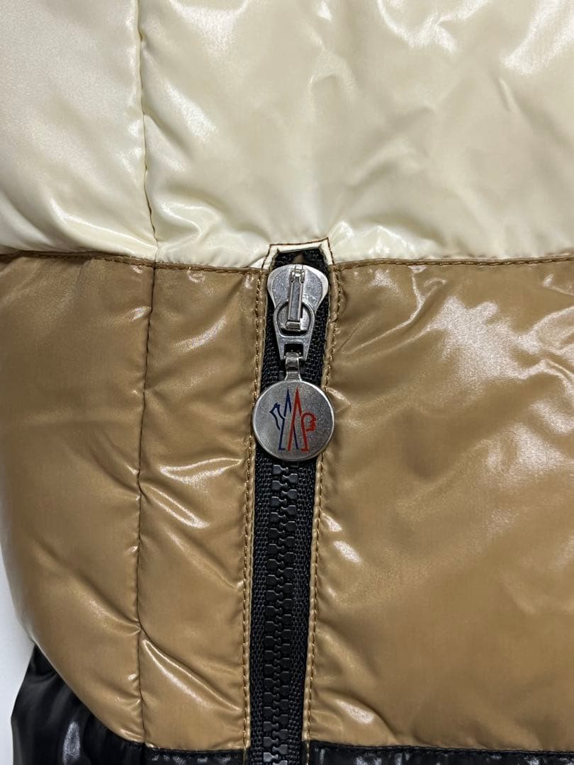 MONCLER ダウンベスト マルチカラー 早い者勝ち！