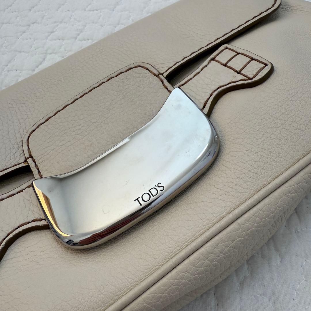 Tod's レザーショルダーバッグ ホワイト