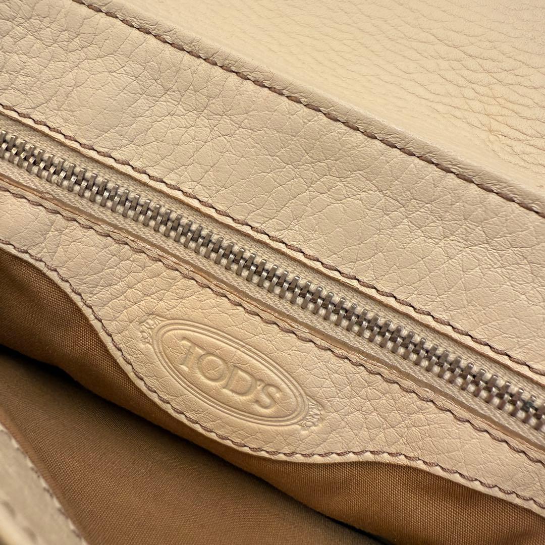 Tod's レザーショルダーバッグ ホワイト