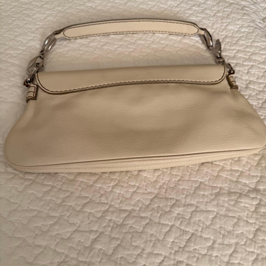 Tod's レザーショルダーバッグ ホワイト