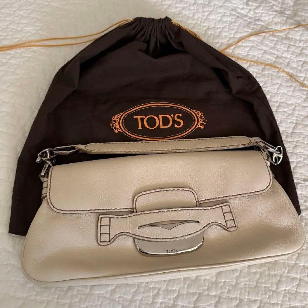 Tod's レザーショルダーバッグ ホワイト