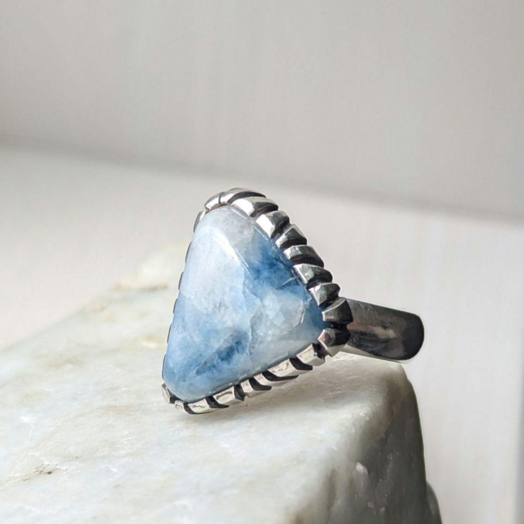 ハンドメイドの入りコン沢リング　 コン沢　シルバーリング