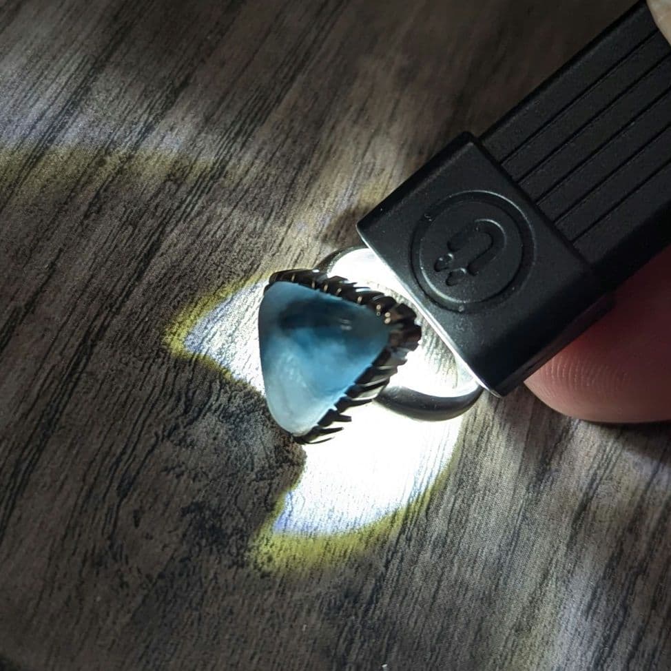 ハンドメイドの入りコン沢リング　 コン沢　シルバーリング