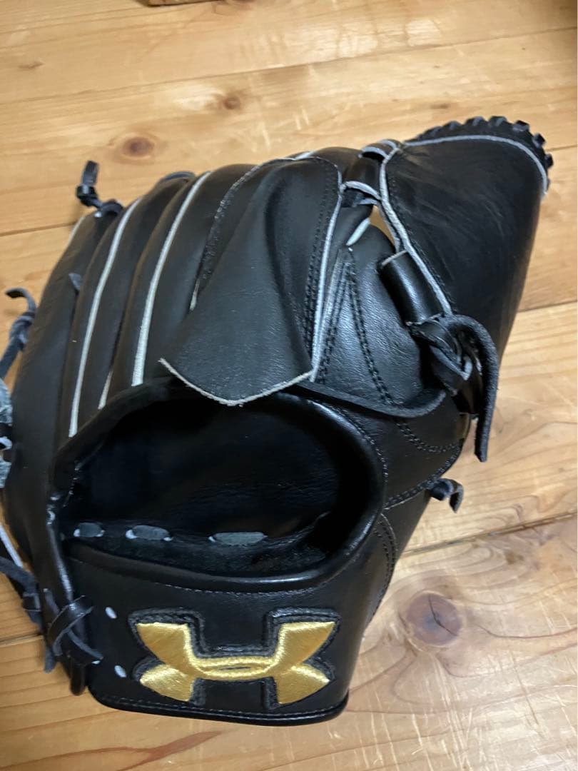 美品 アンダーアーマー　硬式用投手グローブ　最終値下げ