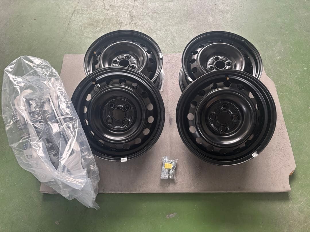 109②アクア 新車外し鉄チンホイール2本セット