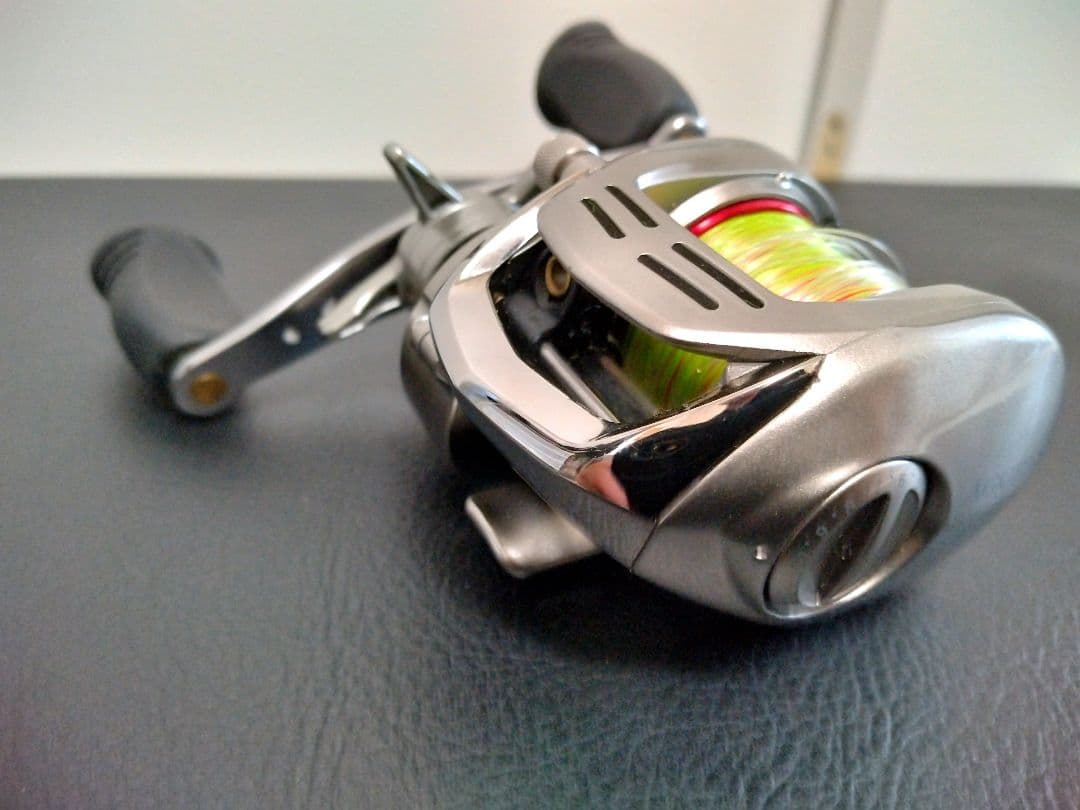 【美品特価】ダイワAGGREST 100SH右巻き ベイトリール鯛ラバラバージグ