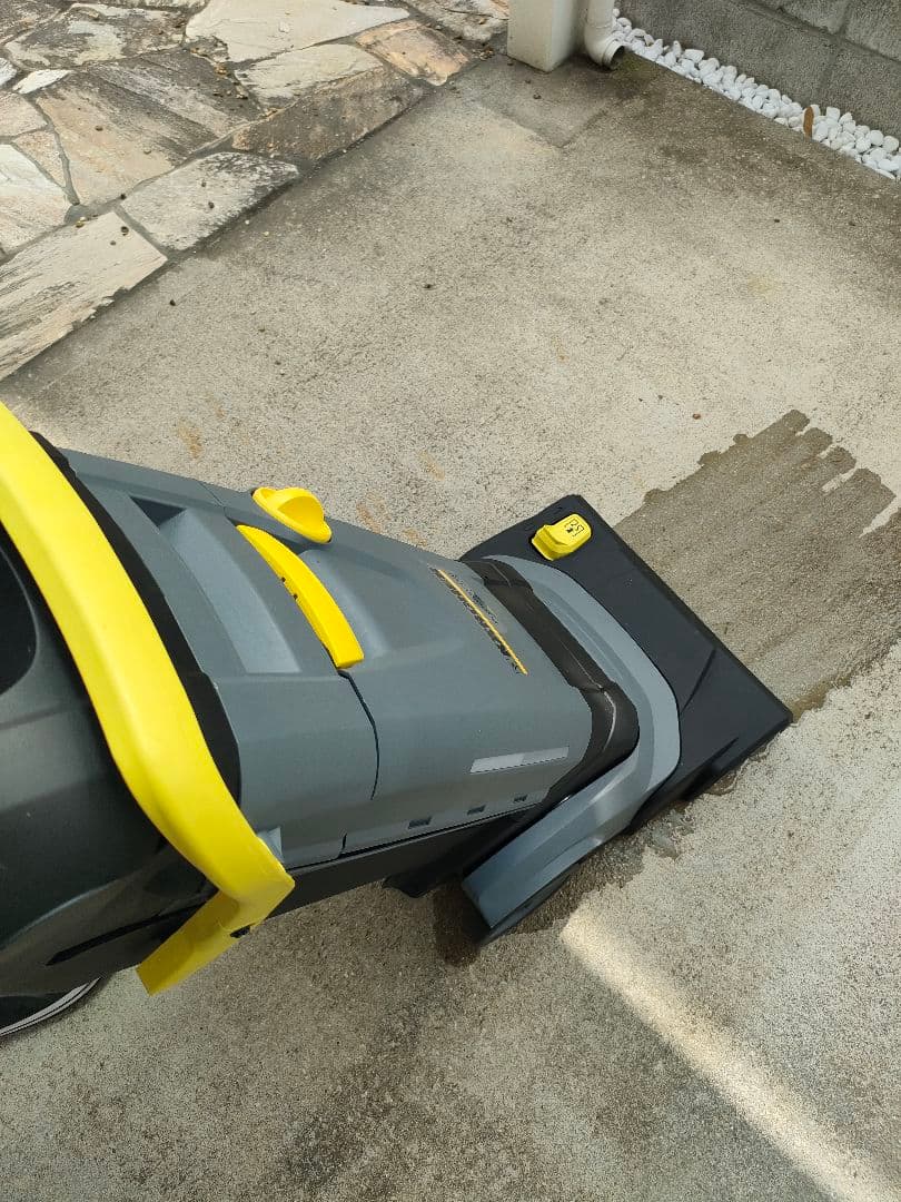 ケルヒャー業務用床洗浄機　BR30/4C　床掃除