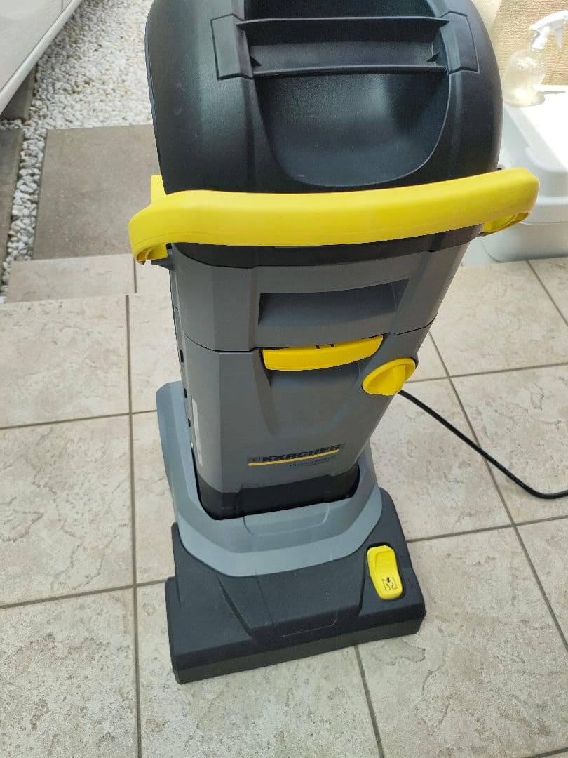 ケルヒャー業務用床洗浄機　BR30/4C　床掃除