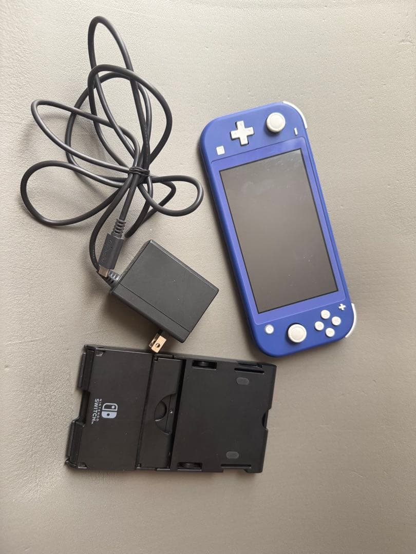 【お値下げ】Nintendo Switch Lite本体＆アダプター＆スタンド