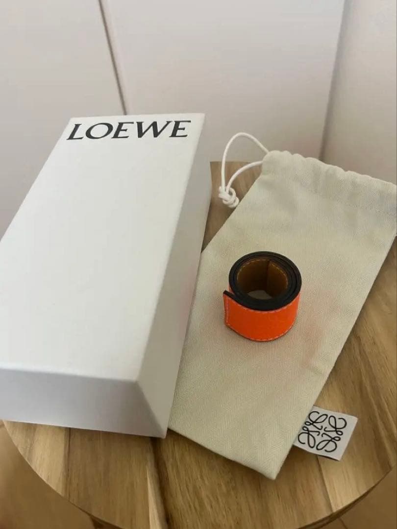 LOEWE オレンジ　レザーバングル