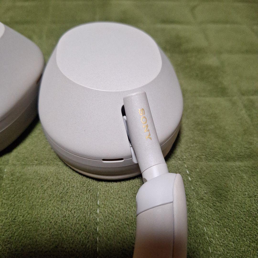 SONY ワイヤレスヘッドホン ホワイト　WH-1000XM5