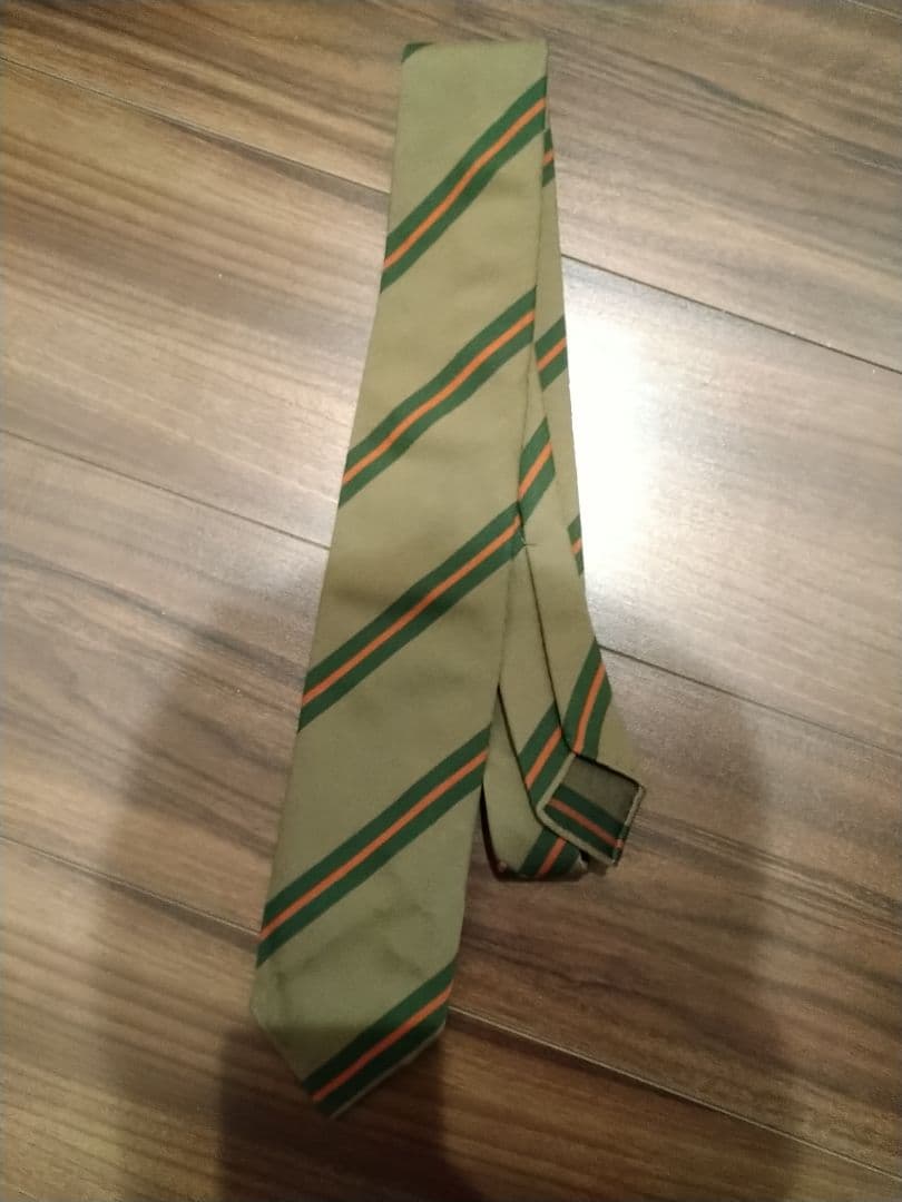 Drake's カーキ ストライプ ネクタイ