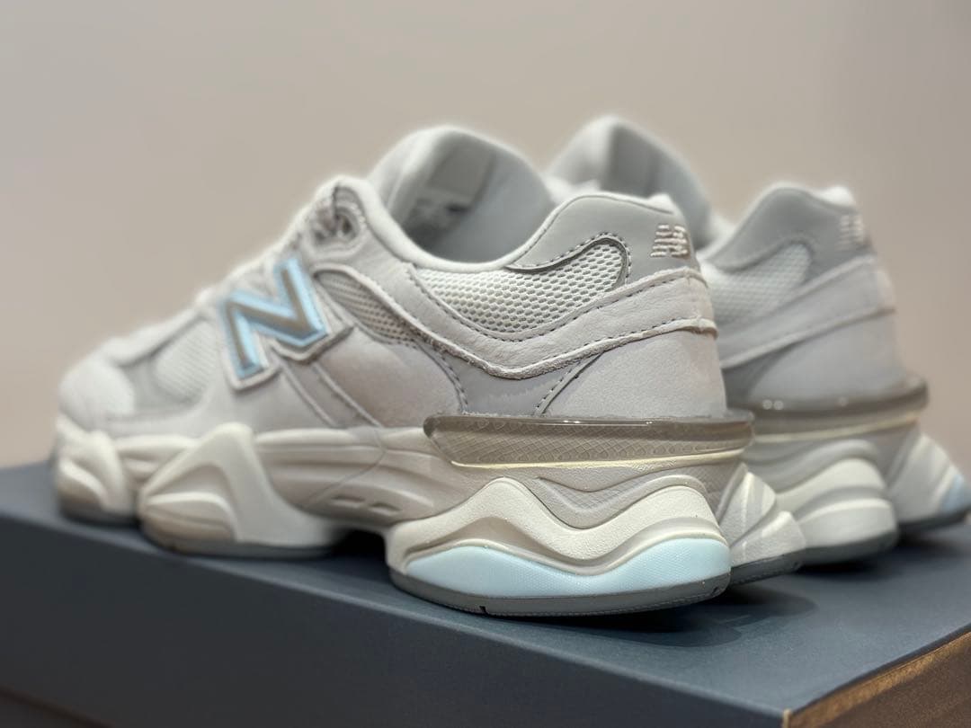 ア*ド様 人気モデル！New Balance U9060ZGA 22.5㎝ ニュ