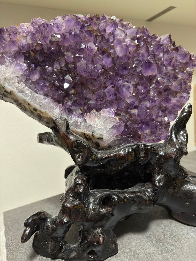 ​✨超特大・金運爆上げ✨【台座付】タイチンルチル アメジストクラスター 原石