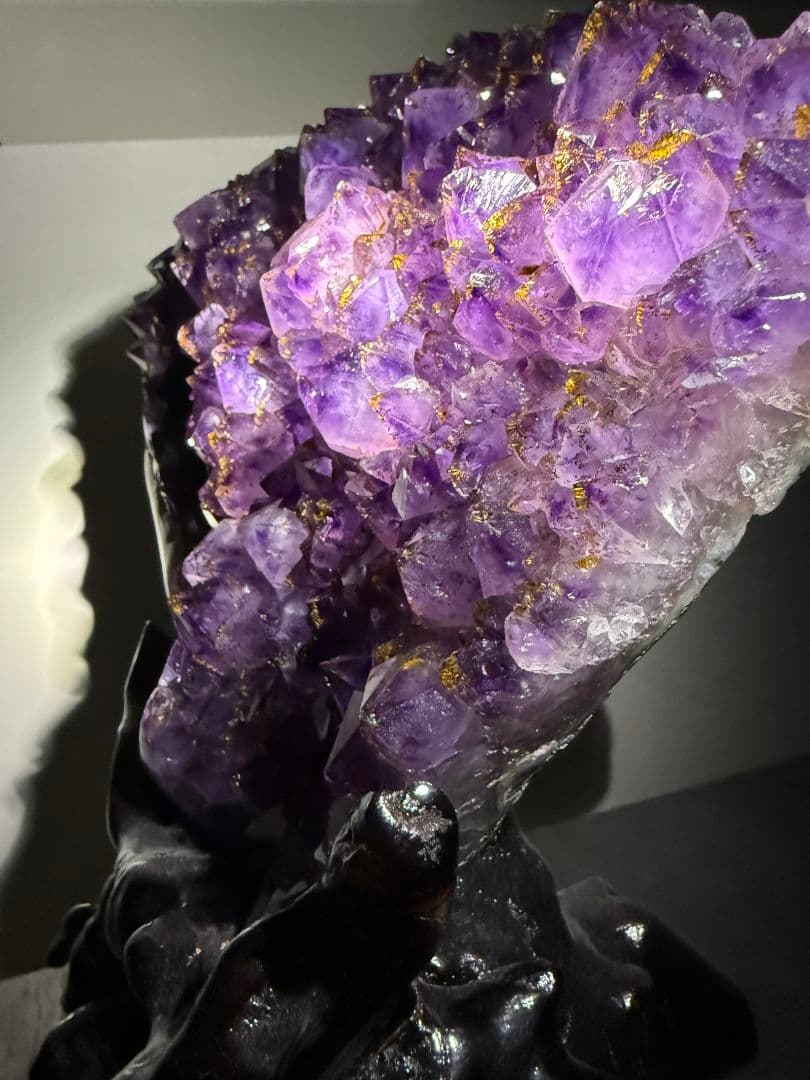 ​✨超特大・金運爆上げ✨【台座付】タイチンルチル アメジストクラスター 原石