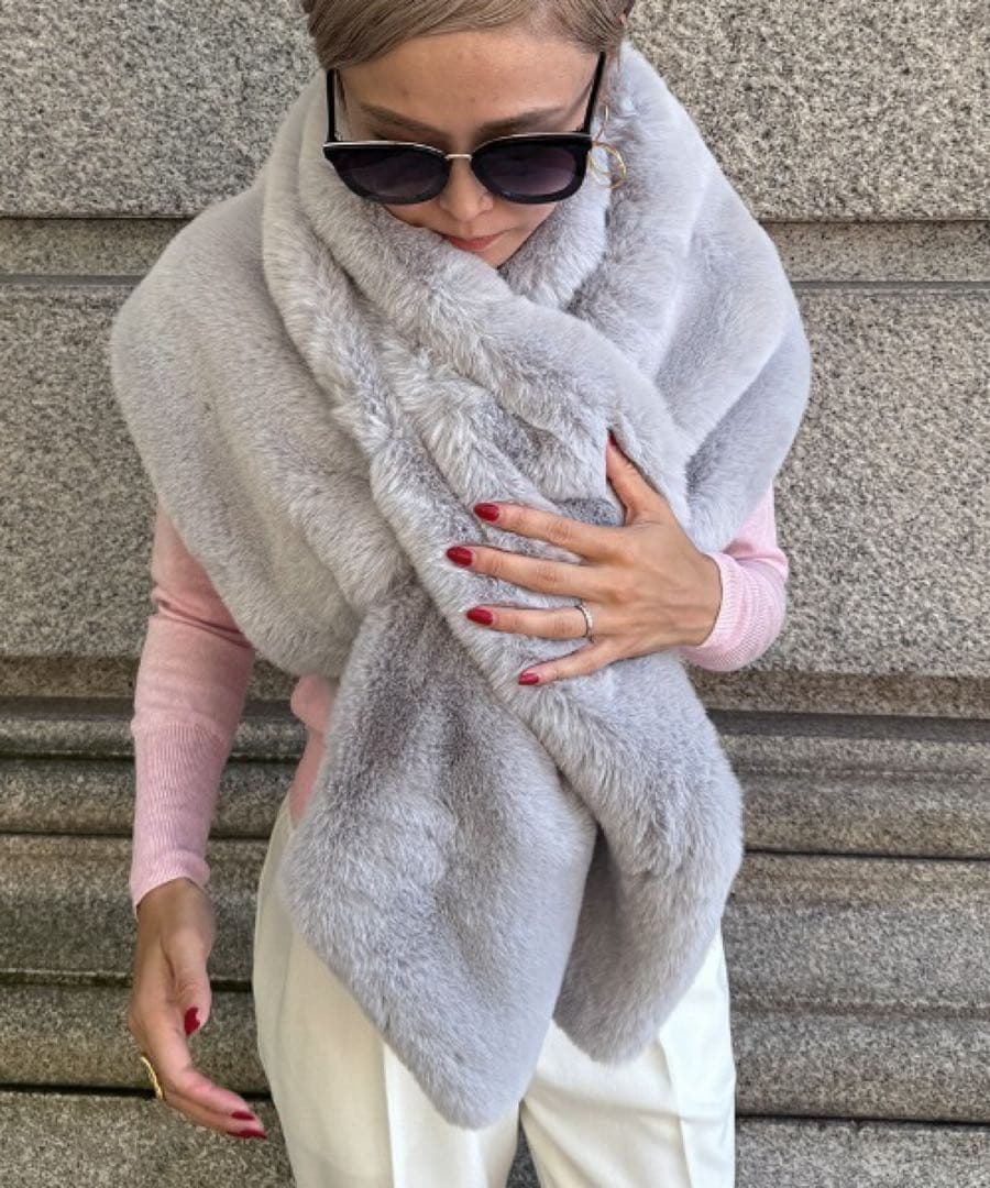 【新品未使用タグ付き✨】JENNE ジェンヌ リッチボリュームファーケープ