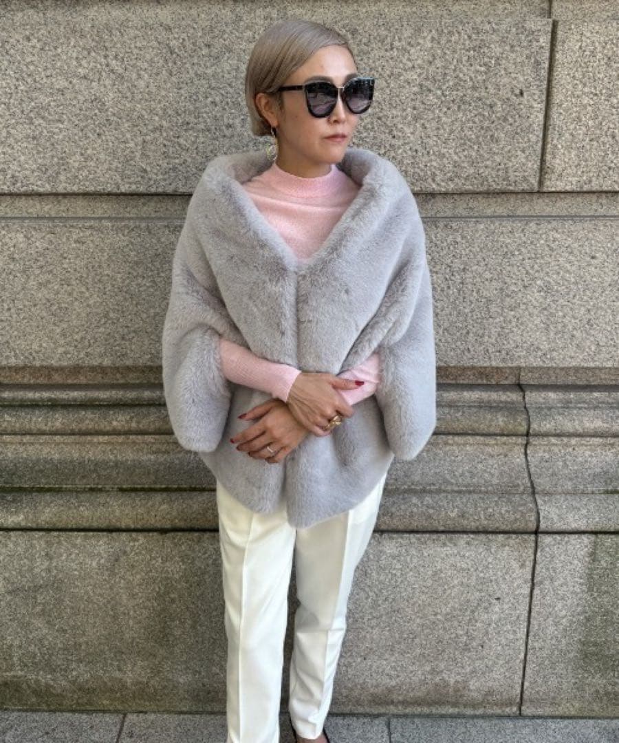 【新品未使用タグ付き✨】JENNE ジェンヌ リッチボリュームファーケープ