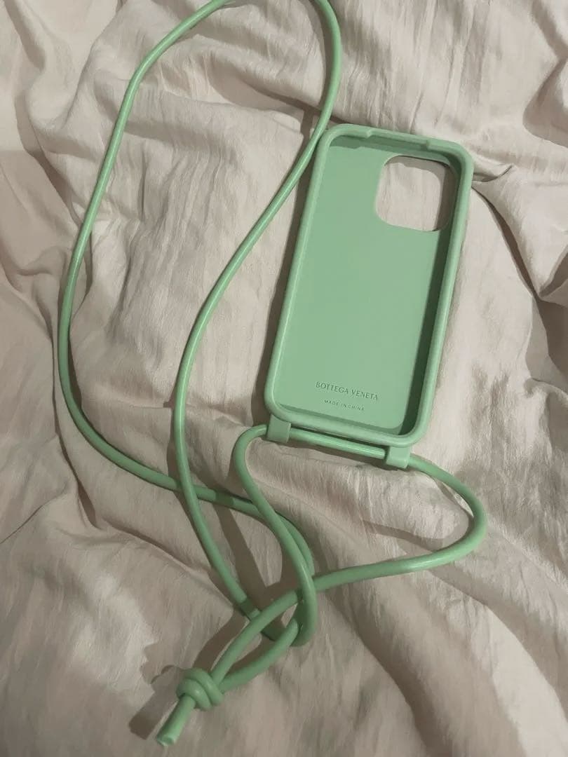 美品✨ボッテガヴェネタ　iPhone13pro ケース