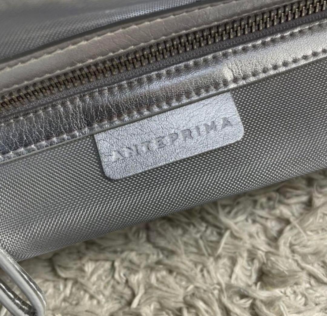 アンテプリマ イントレッチオ　シルバーバッグ