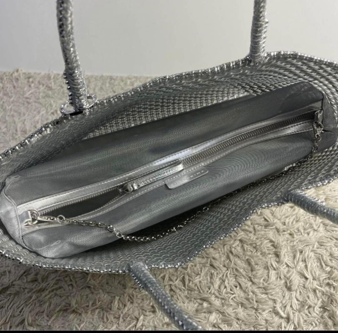 アンテプリマ イントレッチオ　シルバーバッグ