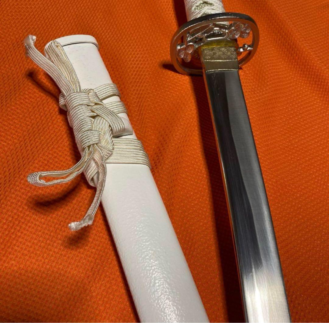 高級模造刀 白柄 桜彫透し鍔 白鞘