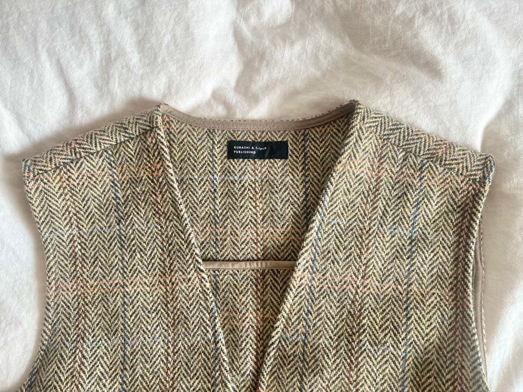 北欧暮らしの道具店 よしいちひろさんコラボ ヘリンボーン柄のウールベスト