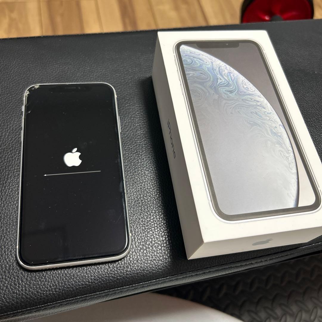 Apple iPhone XRホワイト　本体　64GB
