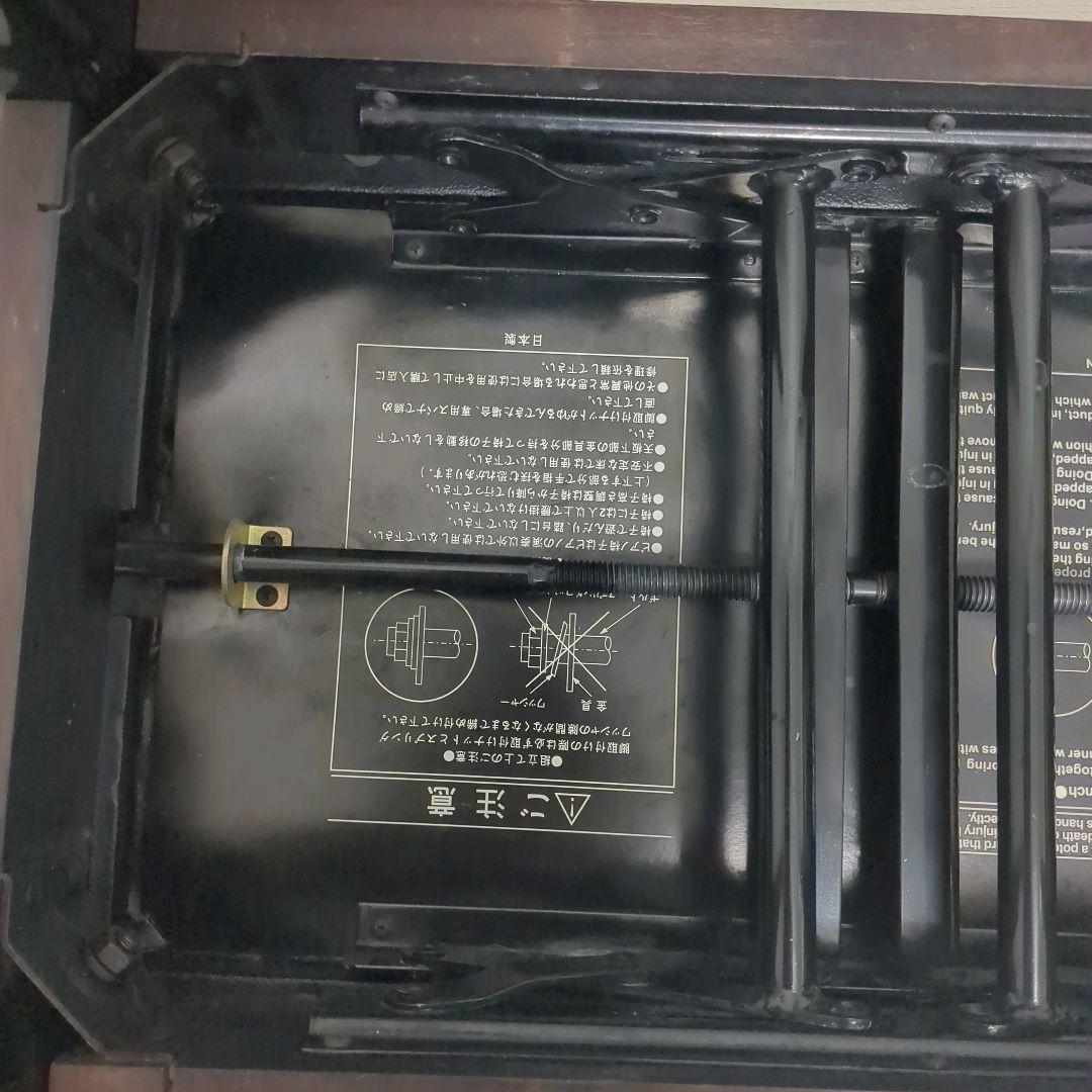 ピアノ椅子　猫足　レザー　高さ調整付き　日本製