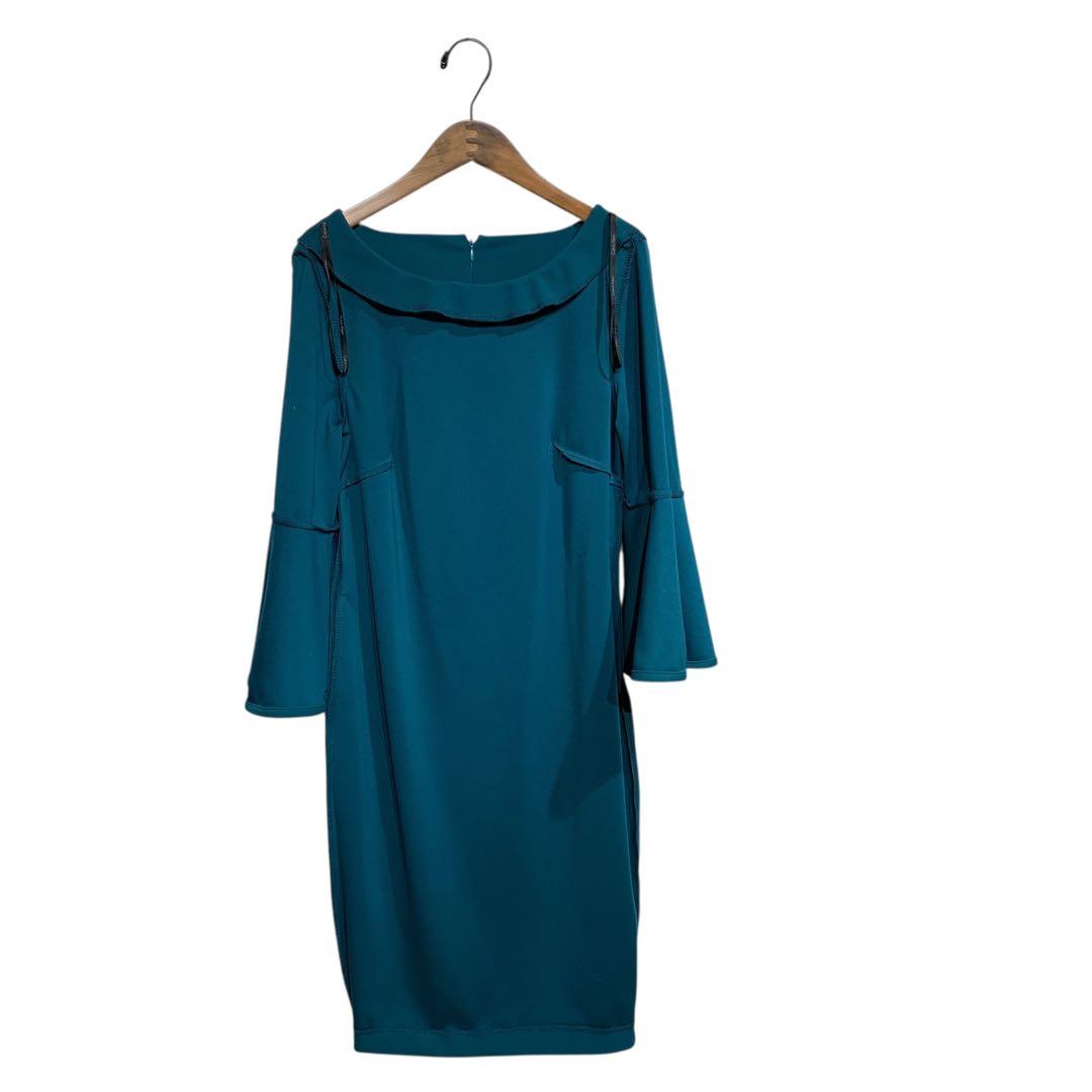  キラキラストーン＆メタル付　フレア袖タイトワンピース