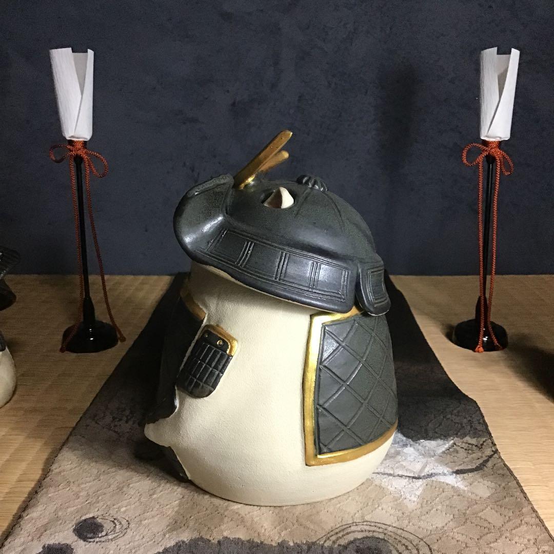 ねこ武将∠(｀∇´)ゝ　まる白猫　黒甲冑　黒兜(伊達形) 大一点のみ