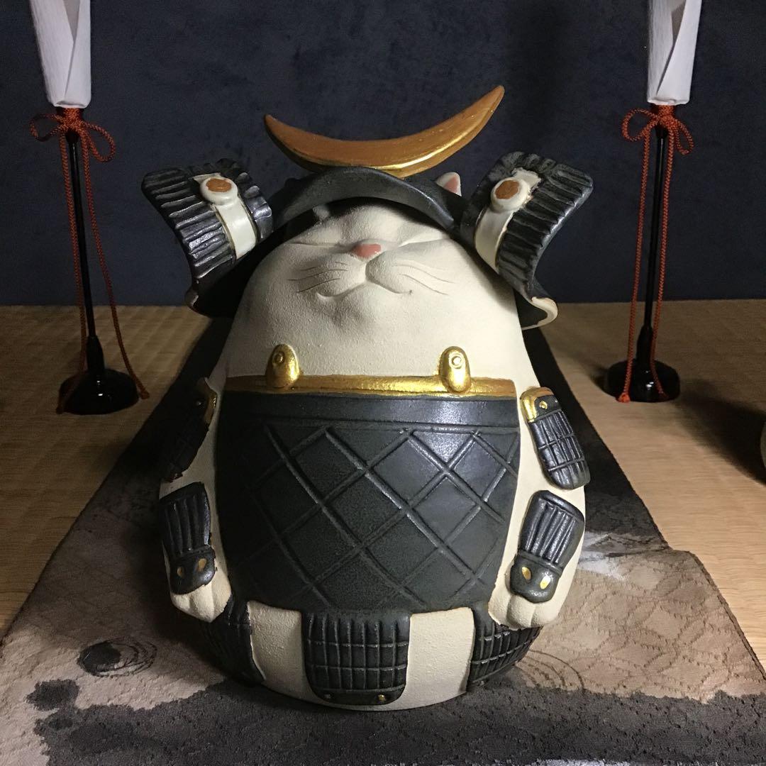 ねこ武将∠(｀∇´)ゝ　まる白猫　黒甲冑　黒兜(伊達形) 大一点のみ
