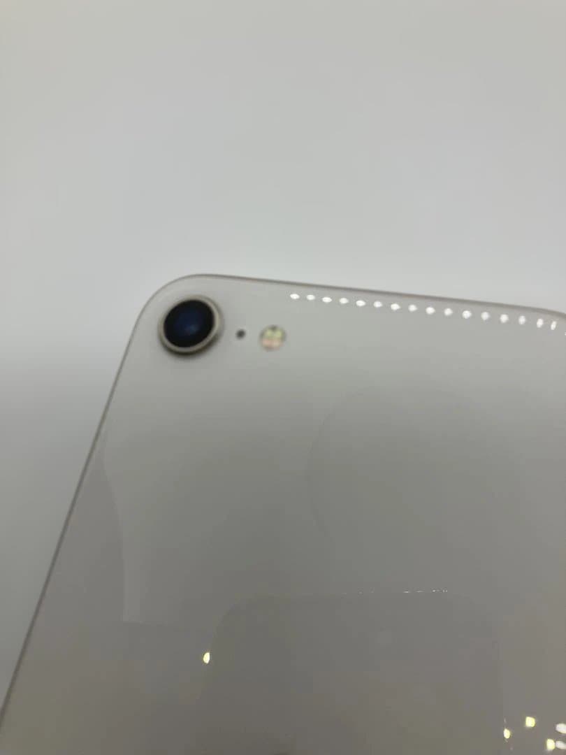 美品 iPhone SE3 64GB ホワイト バッテリー100% SIMフリー