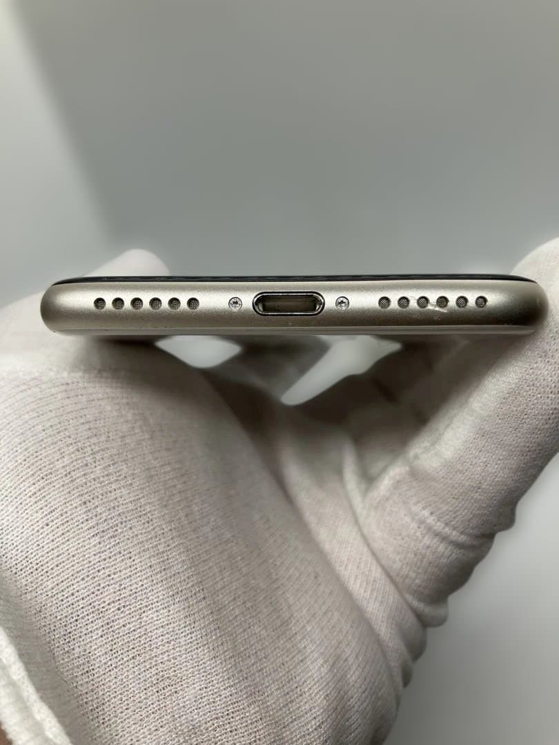 美品 iPhone SE3 64GB ホワイト バッテリー100% SIMフリー