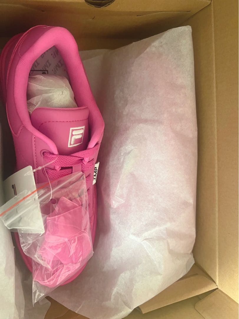 FILA IMP.限定500足　ピンク スニーカー