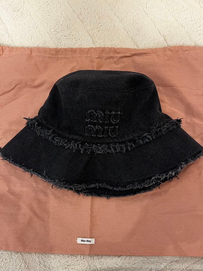miu miu ブラック バケットハット フリンジ
