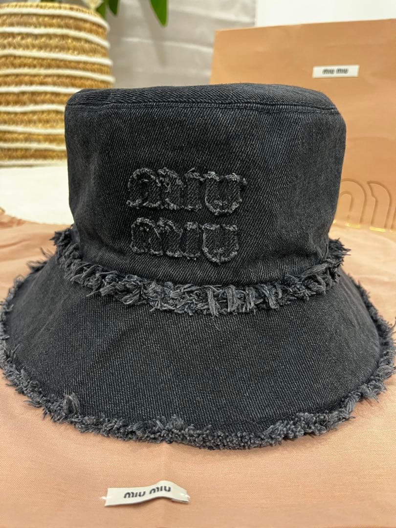 miu miu ブラック バケットハット フリンジ