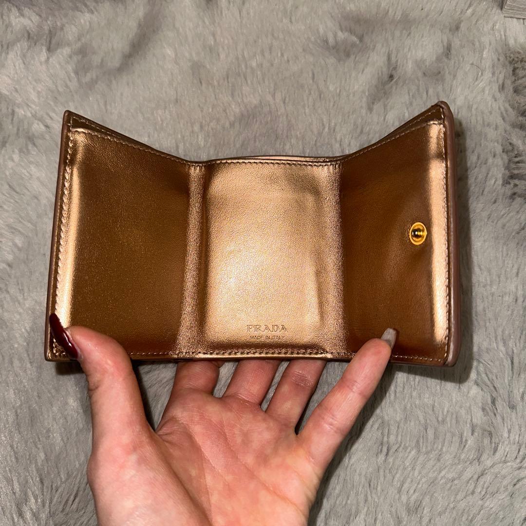PRADA 三つ折り財布