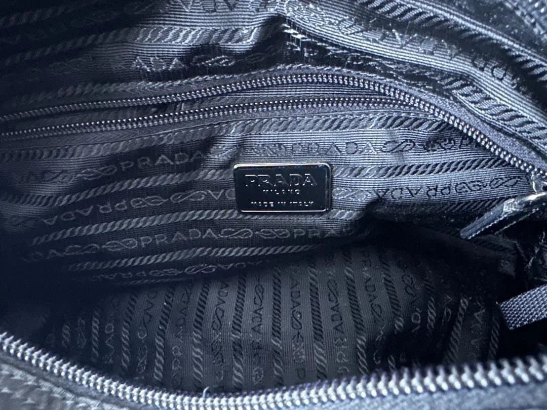 PRADA ブラック ショルダーバッグ【新品未使用】