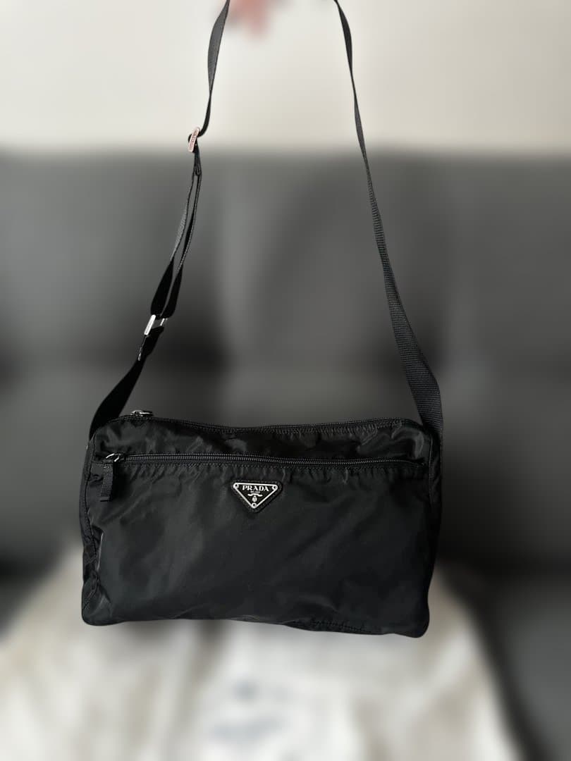 PRADA ブラック ショルダーバッグ【新品未使用】