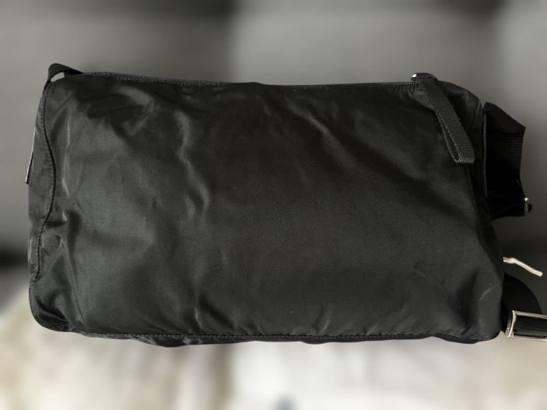 PRADA ブラック ショルダーバッグ【新品未使用】