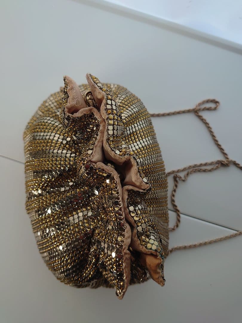 値下げ！ゴールド ラメのクラッチバッグ（なつ）