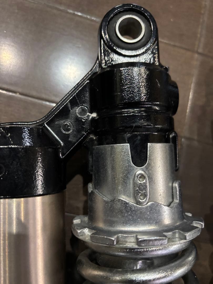 ゼファーχ純正リアサス